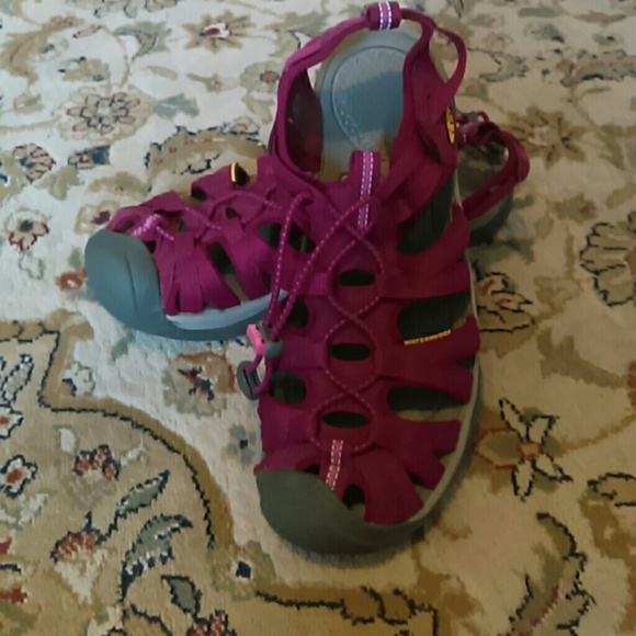 keen whisper beet red